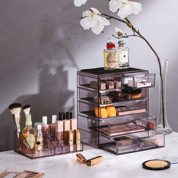 10 IDÉES D'ORGANISATION DU MAQUILLAGE QUI RENDRONT VRAIMENT VOTRE ROUTINE BEAUTÉ PLUS FACILE