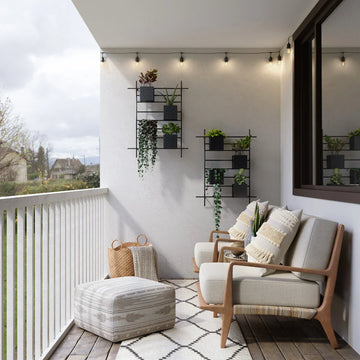 8 Façons Uniques de Transformer votre Balcon en un Havre de Rangement Stylé !