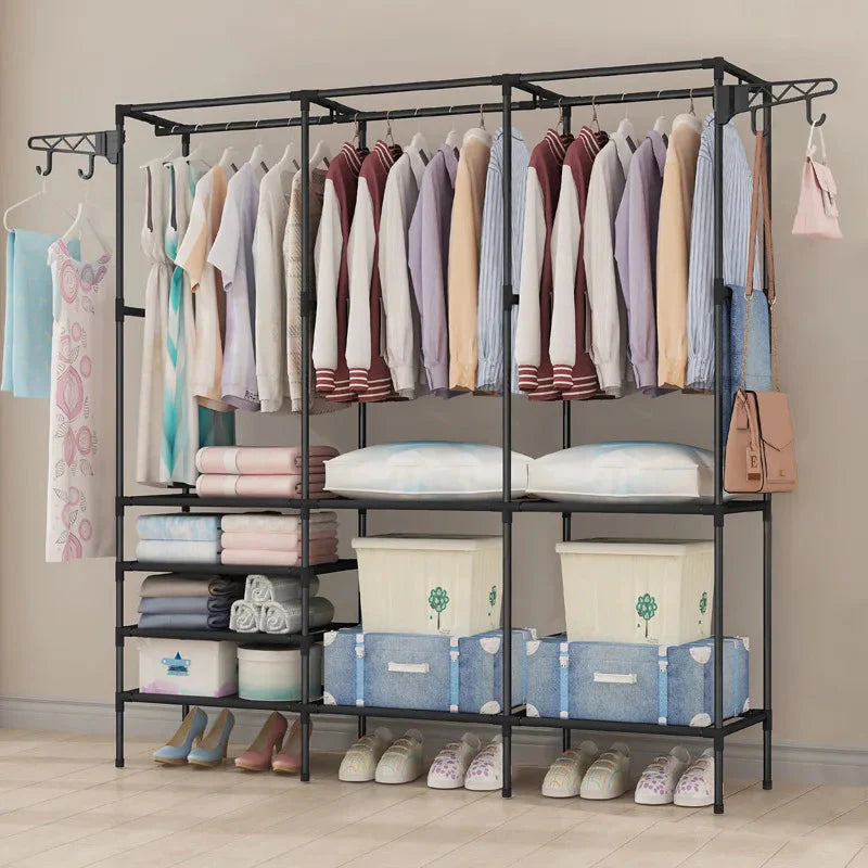 Armoire penderie ouverte