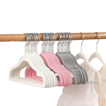 Cintre en velours pour enfant