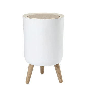 Petite poubelle de salle de bain