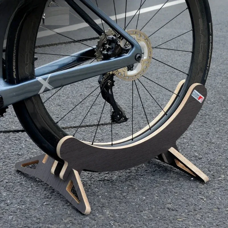 Support pour vélo en bois